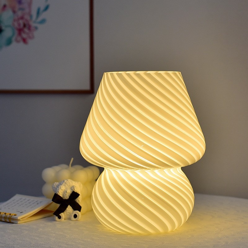 Mushroom Table Lamp - مصباح طاولة زجاجي إبداعي بتصميم فطر