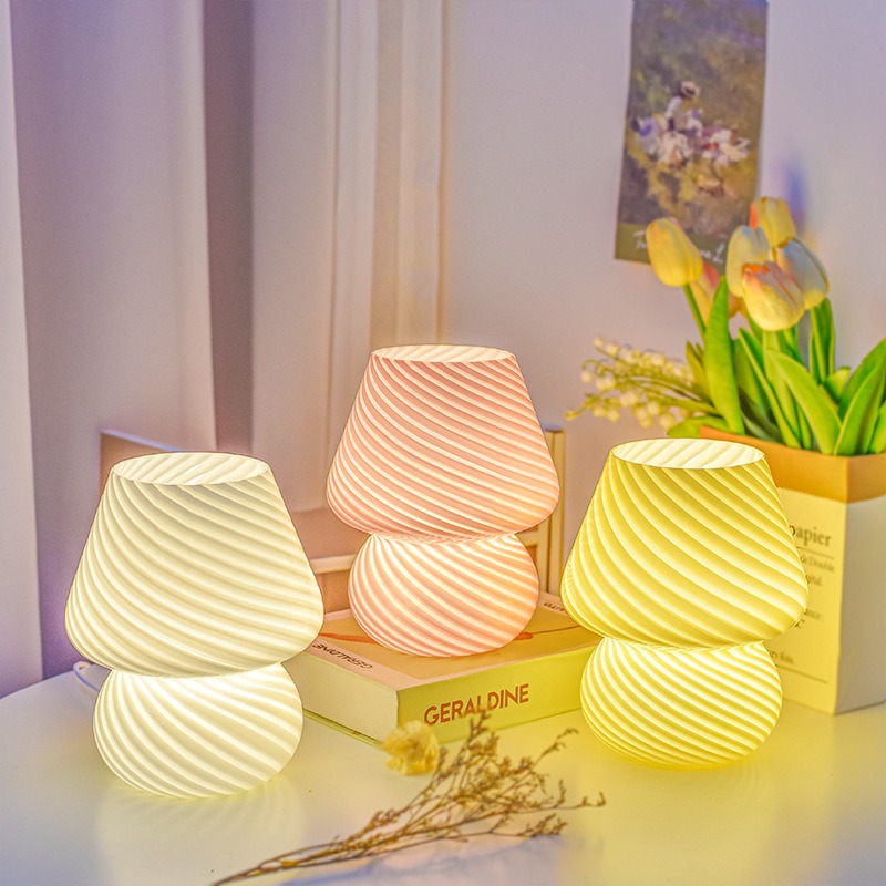 مصباح طاولة زجاجي إبداعي بتصمي - مراجعة Mushroom Table Lamp وسعره