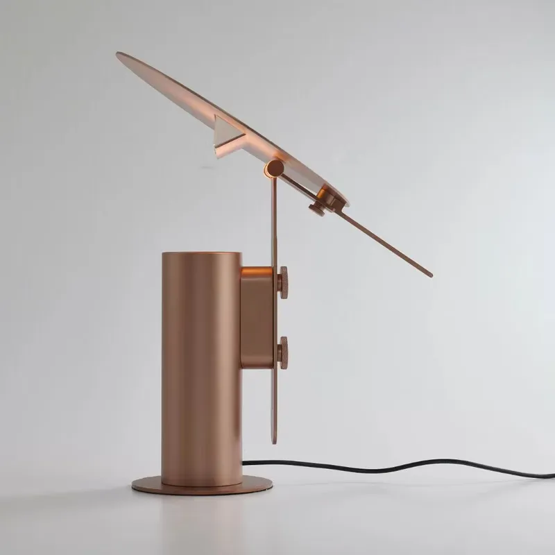مصباح طاولة LED حديث وإبداعي ب - مراجعة Lighting Table Decor وسعره
